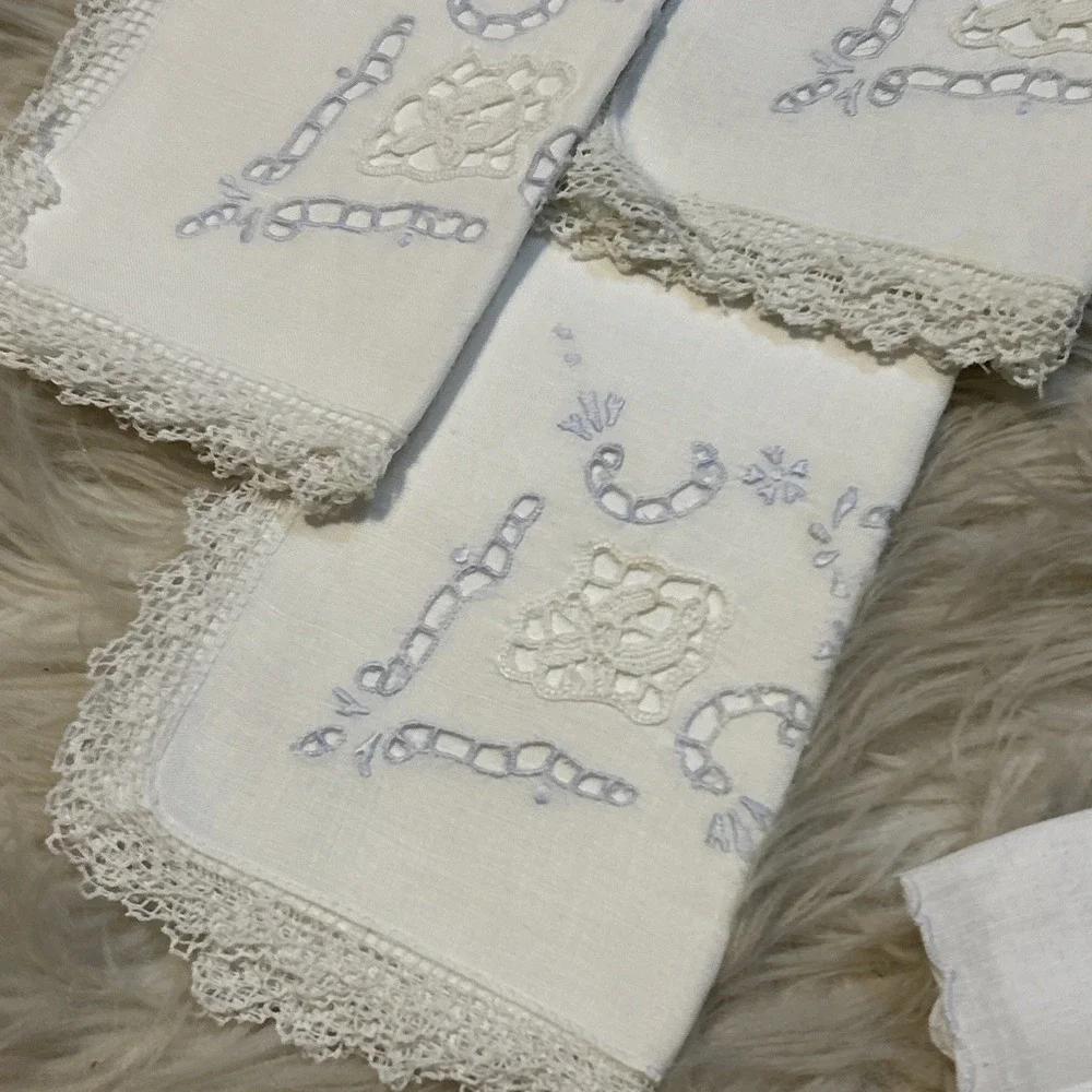 Lot Of 10 Vintage Linen Napkins White Baby Blue Floral Cutout Bow Scalloped Lace